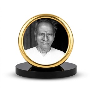 Car Desk/Table Top Nisargdatta Maharaj Metal Golden Photo Stand 2x2 Inches, Compact & Stylish Spiritual Display for Car, Home & Office (Pack of 1) (F18553) Car Desk/Table Top Nisargdatta Maharaj Metal Golden Photo Stand 2x2 Inches, Compact & Stylish Spiritual Display for Car, Home & Office (Pack of 1) (F18553)