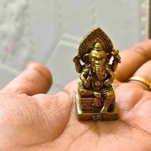 Mini Brass Murti Idol for Home Décor & Meditation | Handmade Antique Finish Brass Statue for Pooja Room, Office Desk & Spiritual Gift | Small Decorative Showpiece (Ganesh) Mini Brass Murti Idol for Home Décor & Meditation | Handmade Antique Finish Brass Statue for Pooja Room, Office Desk & Spiritual Gift | Small Decorative Showpiece (Ganesh)
