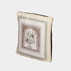 Home Beautiful White Polyester Cushion Cover Home Beautiful White Polyester Cushion Cover