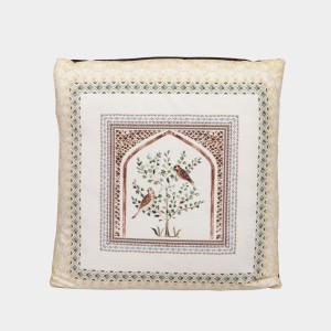 Home Beautiful White Polyester Cushion Cover Home Beautiful White Polyester Cushion Cover