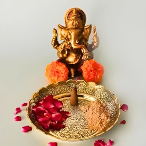 Pure Brass Decorative Pooja Thali Plate | Handcrafted Floral Engraved Brass Plate for Pooja, Aarti & Home Temple | Traditional Golden Brass Thali for Festive Use & Gifting (Small) (Small)