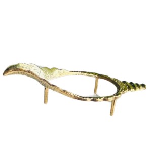 Jal Shankha for Pooja White Conch Shell with Golden Stand Spiritual Vastu for Home Temple Natural Sankha for Ritual Use (Small Size, Pack of 1) Jal Shankha for Pooja White Conch Shell with Golden Stand Spiritual Vastu for Home Temple Natural Sankha for Ritual Use (Small Size, Pack of 1)