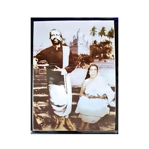HITECH Sales SRI RAMKRISHNA SARADHA MA 7X5 Wood Laminated Photo with Wall/Back Support Mount Religious Photo Frame Versatile Décor for Wall, Table, Ideal for Gifts, Puja, and Living Room Ambiance HITECH Sales SRI RAMKRISHNA SARADHA MA 7X5 Wood Laminated Photo with Wall/Back Support Mount Religious Photo Frame Versatile Décor for Wall, Table, Ideal for Gifts, Puja, and Living Room Ambiance