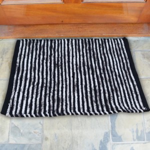 Hi Tech Sales Anti Slip Floor Water Absorbent Door Mat, Bathmat & Home, Kitchen, Office Entrance Mats (Rectangular, Black & White, 38 x 58 cm) Hi Tech Sales Anti Slip Floor Water Absorbent Door Mat, Bathmat & Home, Kitchen, Office Entrance Mats (Rectangular, Black & White, 38 x 58 cm)