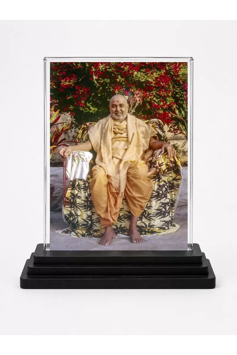 Radhanath Swami Acrylic Car Dashboard Showpiece | Double-Sided Radhanath Swami Photo Stand | 3 X 4 Inch Photo | Transparent Acrylic Frame With Black Base | Car Dashboard, Office & Table Decor (F70231)