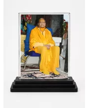 Jagadguru Kripalu Maharaj Acrylic Car Dashboard Showpiece | Double-Sided Jagadguru Kripalu Maharaj Photo Stand | 3 X 4 Inch Photo | Transparent Acrylic Frame With Black Base | Car Dashboard, Office & Table Decor (F70286)
