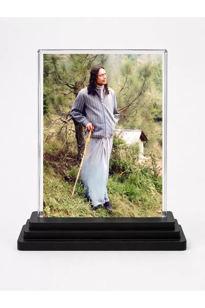 Jagadguru Kripalu Maharaj Acrylic Car Dashboard Showpiece | Double-Sided Jagadguru Kripalu Maharaj Photo Stand | 3 X 4 Inch Photo | Transparent Acrylic Frame With Black Base | Car Dashboard, Office & Table Decor (F70289)