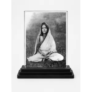 Anandamayi Ma Acrylic Car Dashboard Showpiece | Double-Sided Anandamayi Ma Photo Stand | 3 X 4 Inch Photo | Transparent Acrylic Frame With Black Base | Car Dashboard, Office & Table Decor (F70351)