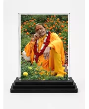 Jagadguru Kripalu Maharaj Acrylic Car Dashboard Showpiece | Double-Sided Jagadguru Kripalu Maharaj Photo Stand | 3 X 4 Inch Photo | Transparent Acrylic Frame With Black Base | Car Dashboard, Office & Table Decor (F70567)