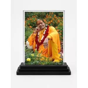 Jagadguru Kripalu Maharaj Acrylic Car Dashboard Showpiece | Double-Sided Jagadguru Kripalu Maharaj Photo Stand | 3 X 4 Inch Photo | Transparent Acrylic Frame With Black Base | Car Dashboard, Office & Table Decor (F70567)