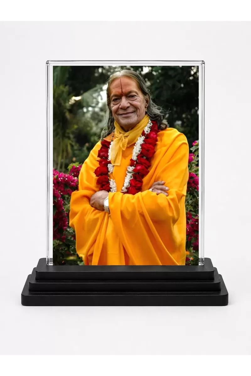 Jagadguru Kripalu Maharaj Acrylic Car Dashboard Showpiece | Double-Sided Jagadguru Kripalu Maharaj Photo Stand | 3 X 4 Inch Photo | Transparent Acrylic Frame With Black Base | Car Dashboard, Office & Table Decor (F70710)