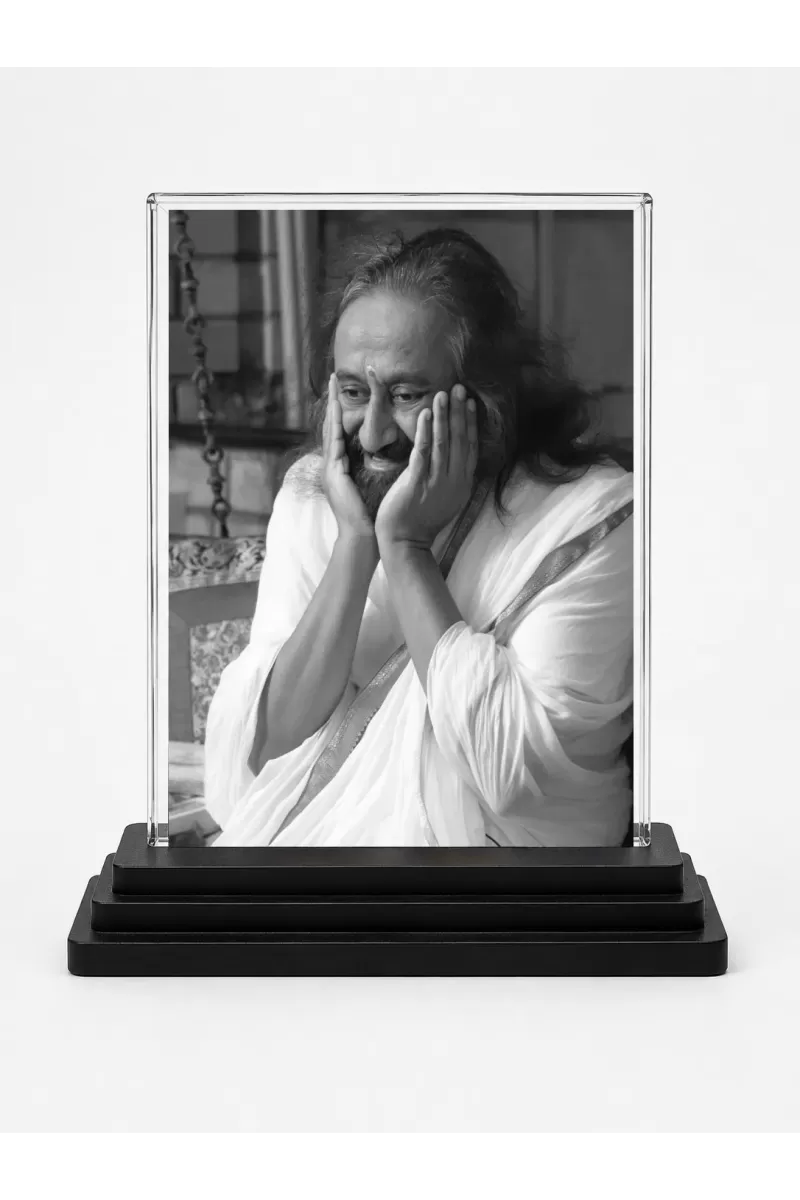 Sri Sri Ravi Shankar Acrylic Car Dashboard Showpiece | Double-Sided Sri Sri Ravi Shankar Photo Stand | 3 X 4 Inch Photo | Transparent Acrylic Frame With Black Base | Car Dashboard, Office & Table Decor (F70954)