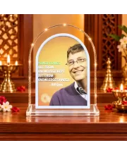 Bill Gates L Shape Acrylic Showpiece 3 X 3.5 Inch For Home, Office And Car (F175758)