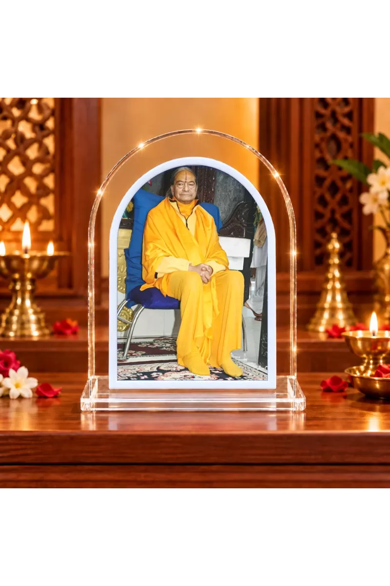 Jagadguru Kripalu Maharaj L Shape Acrylic Showpiece 3 X 3.5 Inch For Home, Office And Car (F176500)