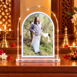 Jagad Guru Kripalu Maharaj L Shape Acrylic Showpiece 3 X 3.5 Inch For Home, Office And Car (F177562)