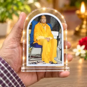 Jagadguru Kripalu Maharaj L Shape Acrylic Showpiece 3 X 3.5 Inch For Home, Office And Car (F176500) Jagadguru Kripalu Maharaj L Shape Acrylic Showpiece 3 X 3.5 Inch For Home, Office And Car (F176500)