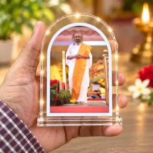 Sri Sri Ravi Shankar L Shape Acrylic Showpiece 3 X 3.5 Inch For Home, Office And Car (F177105) Sri Sri Ravi Shankar L Shape Acrylic Showpiece 3 X 3.5 Inch For Home, Office And Car (F177105)