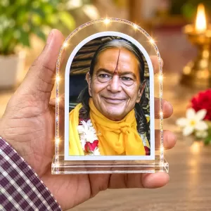 Jagadguru Kripalu Maharaj L Shape Acrylic Showpiece 3 X 3.5 Inch For Home, Office And Car (F177520)