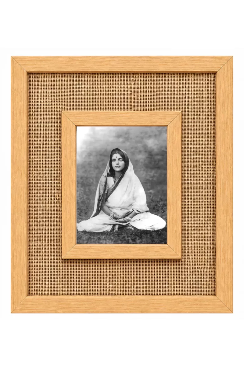 Woman Portrait Laminated Jute Wall Photo Frame, 14 X 16 Inch (F173912)
