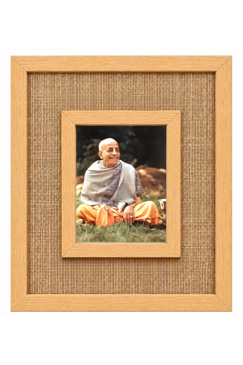 Srila Prabhupada Laminated Jute Wall Photo Frame, 14 X 16 Inch (F174393)