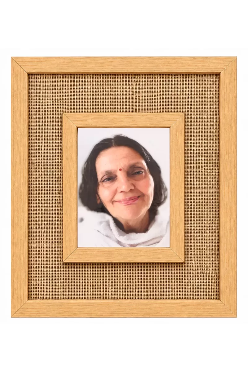 Woman Portrait Laminated Jute Wall Photo Frame, 14 X 16 Inch (F174904)