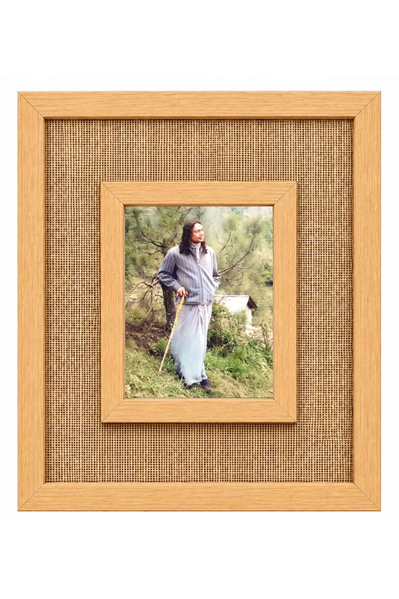 Jagad Guru Kripalu Maharaj Laminated Jute Wall Photo Frame, 14 X 16 Inch (F175043)