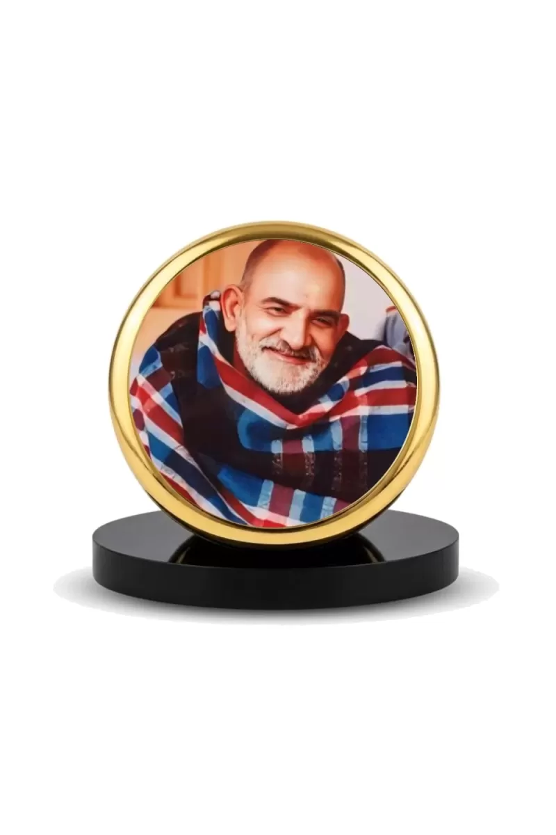 Car Dashboard/Table Top Neem Karoli Baba Metal Golden Photo Stand  2x2 Inches, Compact & Stylish Spiritual Display For Car, Home & Office (Pack Of 1) (F24817)