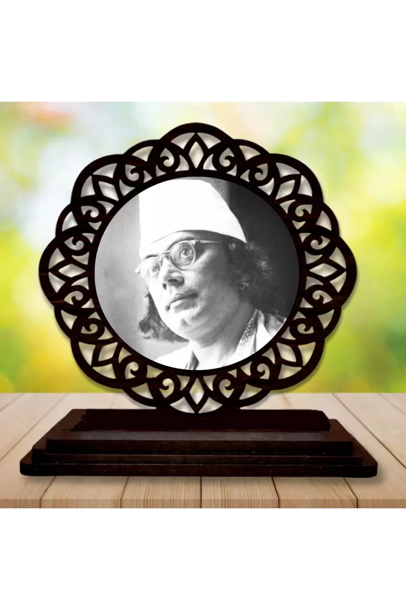 Car Desk/Table Top Kazi Nazrul Islam Wooden Photo Stand  3x4 Inches, Compact & Stylish Spiritual Display For Car, Home & Office (Pack Of 1) (F19550)