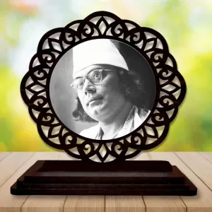 Car Desk/Table Top  Kazi Nazrul Islam Wooden Photo Stand  3x4 Inches, Compact & Stylish Spiritual Display For Car, Home & Office (Pack Of 1) (F19655)